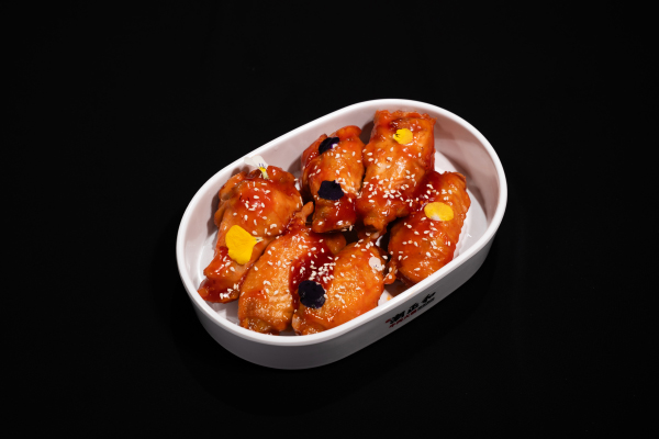 CÁNH GÀ SỐT CAY 辣味鸡翅