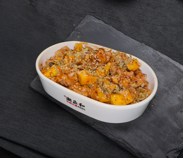 CHÂN GÀ SỐT CAY 香辣鸡爪